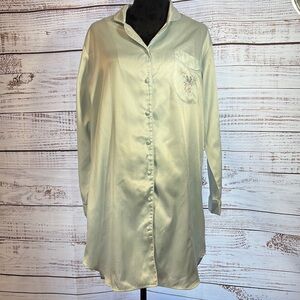 Aria baby blue silky nightgown floral‎ chest pocket, long sleeves, button up, M